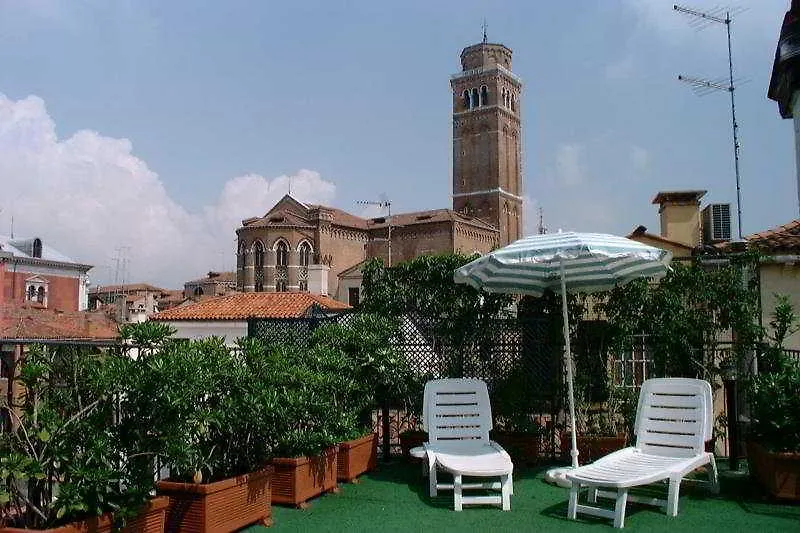 Hotel Pantalon Venecia