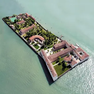 Отель Isola Di San Servolo - Centro, Венеция